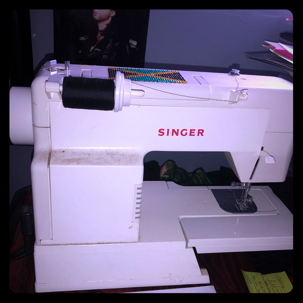SINGER Seeing Machine MODEL # 2517C